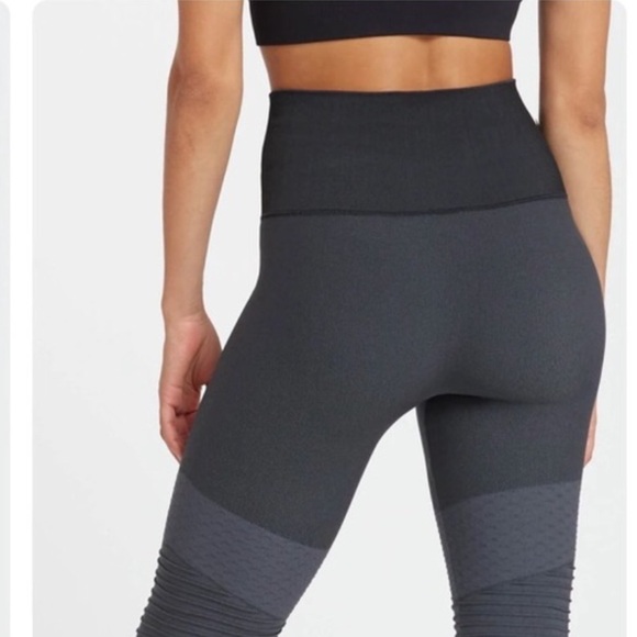 Spanx Look At Me Now Seamless Moto Leggings in Very Black - Picture 7 of 7